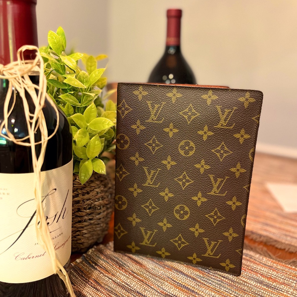 Authentic Louis Vuitton Monogram Pad Holder